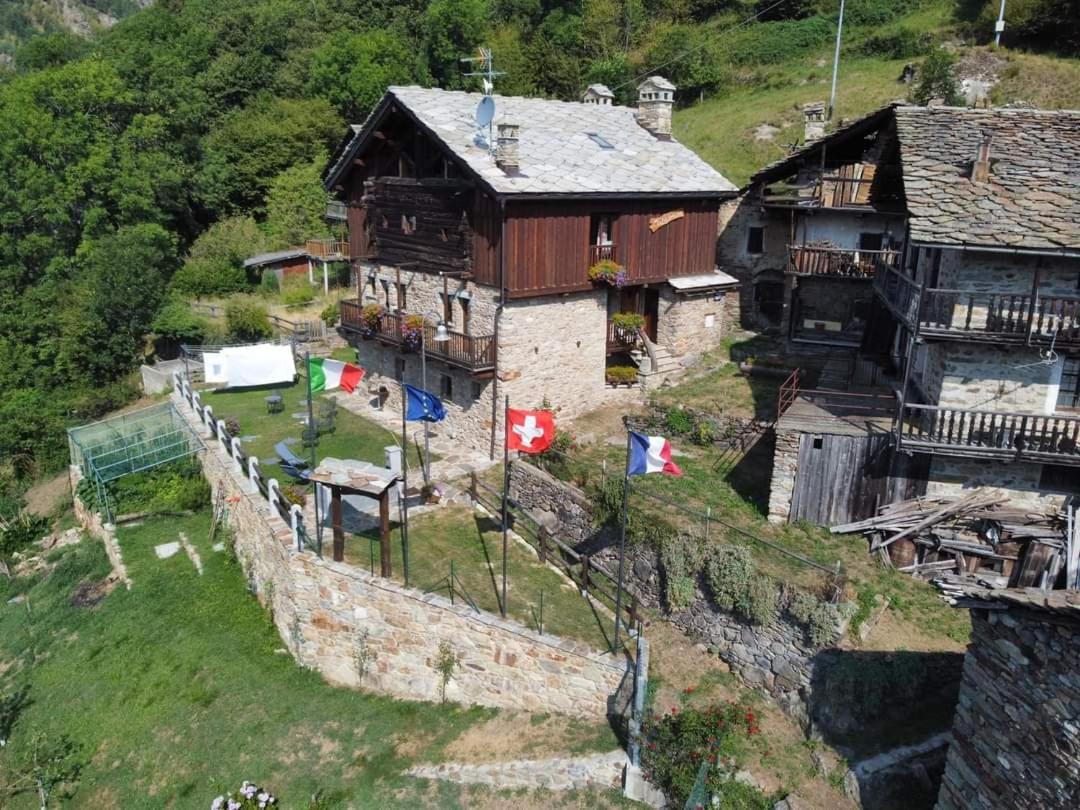 Le Petit Coeur Hotel Fontainemore Luaran gambar